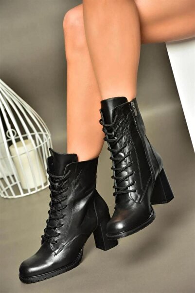 Fox Shoes R654026703 حذاء نسائي بكعب سميك من الجلد الطبيعي باللون الأسود