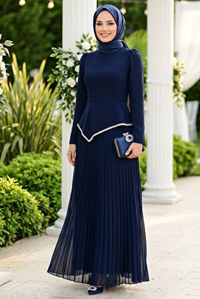 N.S NEVA STYLE فستان سهرة مطوي باللون الأزرق الداكن 47701L