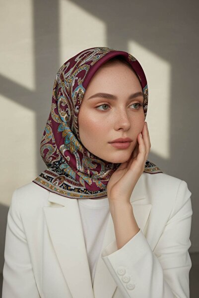 Vissona %100 Twill İpek Şal Desenli Bordo Renkli 90x90 Eşarp Dikim Şekli : El...