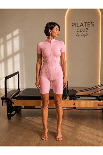 Marka Kadın Pembe Sırt Dekolteli Yoga & Fitness Tulumu – Şortlu Spor Tulum