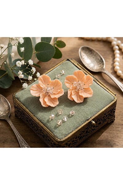 Generic Brand Elevate Your Elegance with the Floral Patterned Shiny Earrings