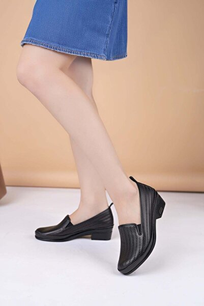 Castle Black 14421 Black Chain Pattern Genuine Leather Heeled Women's Shoes