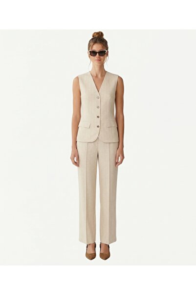 Yargıcı Fitted V-Neck Sleeveless Blouse