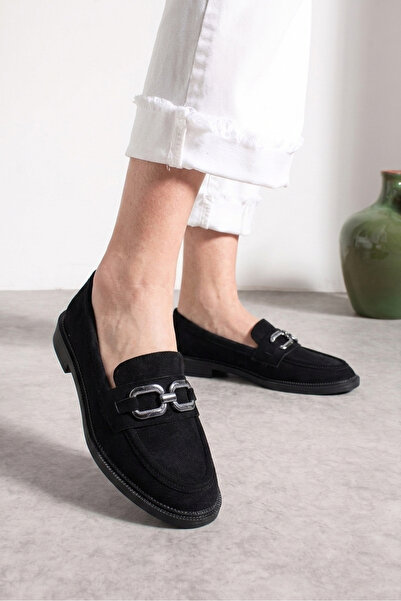 İmerShoes Kadın Siyah Süet Loafer Klasik Kısa Topuk Platin Zincir Detaylı Ova...