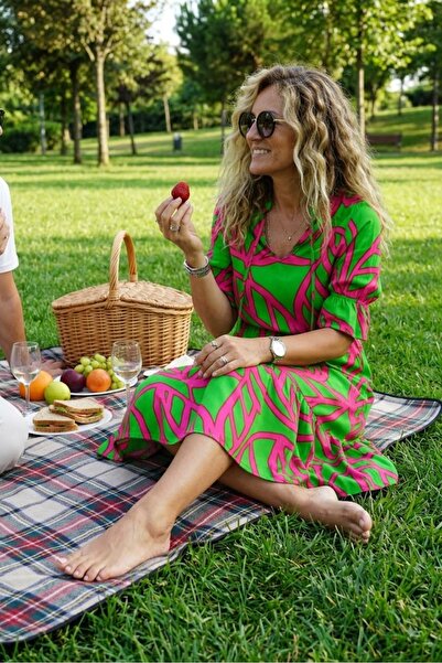 Lady Didi Fashion Kadın Neon Pembe Dekorlu Yeşil Kloş Midi Elbise