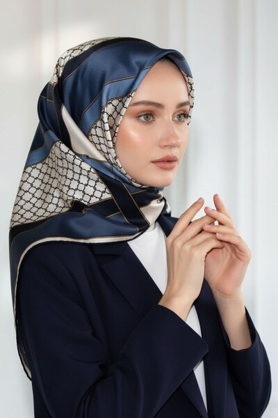 Vissona %100 Twill İpek Geometrik Desenli Lacivert - İndigo Renkli 90x90 Eşar...