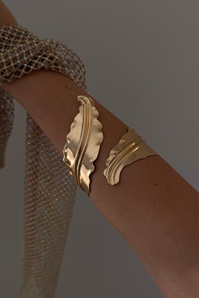 Gold Oleni Spiral Bracelet
