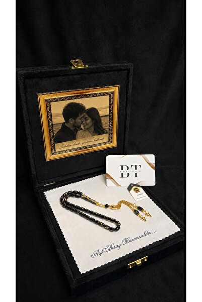 BİRCAN TASARIM Golden Rosary Kişiye Özel Fotoğraflı Harf Eklemeli Kadife Kutu...