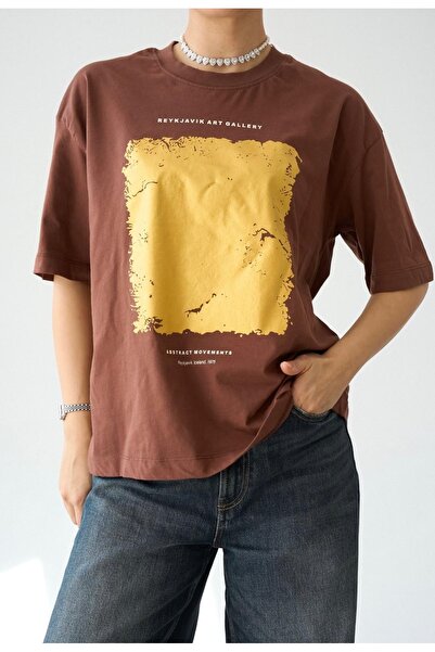 Shine Stone Women's Gold Printed Comfortable Fit Casual Short Sleeve Tshirt