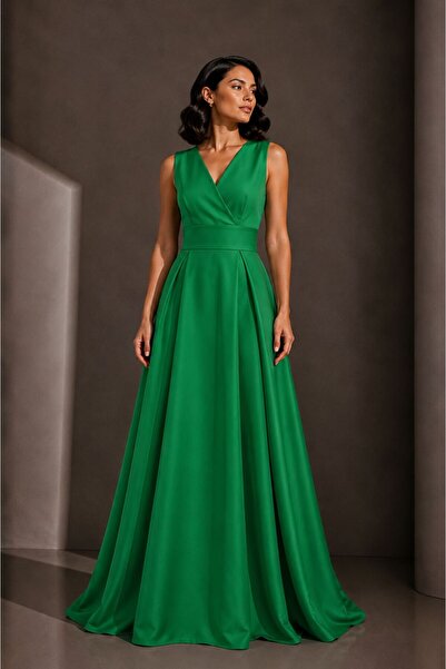 UNTIMELY Green Maxi Sleeveless Crepe Dress with Double Breasted Closure & Belt