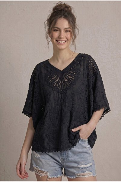 Neden Tekstil V-Neck Lace Detailed Bohemian Bat Sleeve Blouse