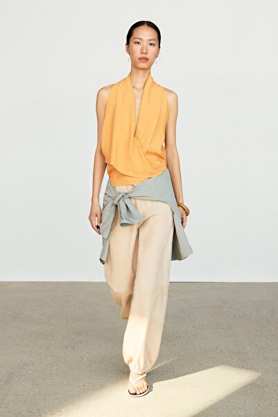 Massimo Dutti Fırfır detaylı dökümlü halter yaka top