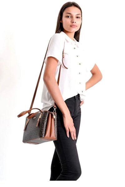 Just Polo Original Women's Cream Tan Embossed Patterned Magnetic Snap Closure...