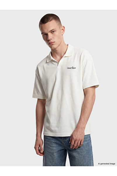LC Waikiki Men's T-Shirt with Embroidered Roba Collar from Uzg Store for Styl...