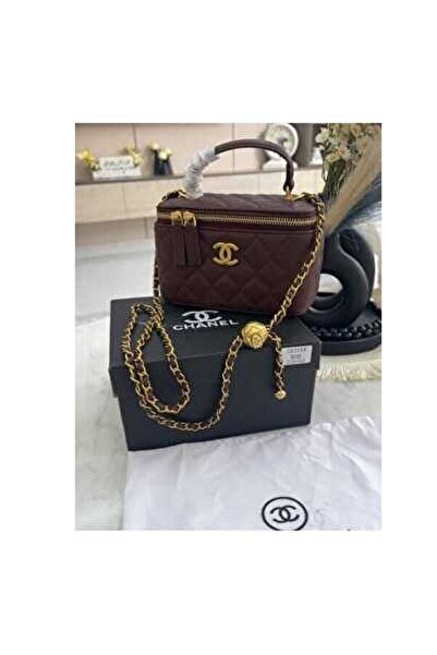 Chanél A luxurious and elegant shoulder bag designed for women
