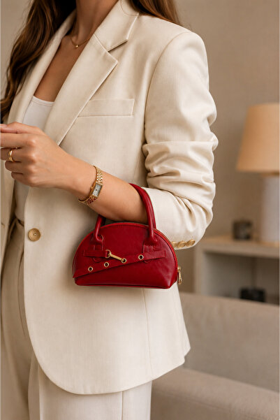 Arenmc store Elegant Model Bag for the New Season with a Quality Shoulder Strap.