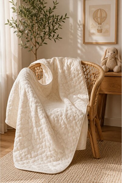 Pure Boutique Paturica bebe ivoire cu inimioare embosate 100x100 cm pufoasa m...