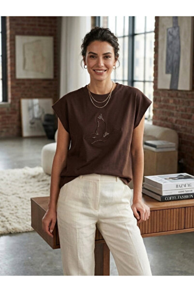 GM Kadın %100 Pamuk Slim-Fit Taş Detaylı Kısa Kollu T-Shirt