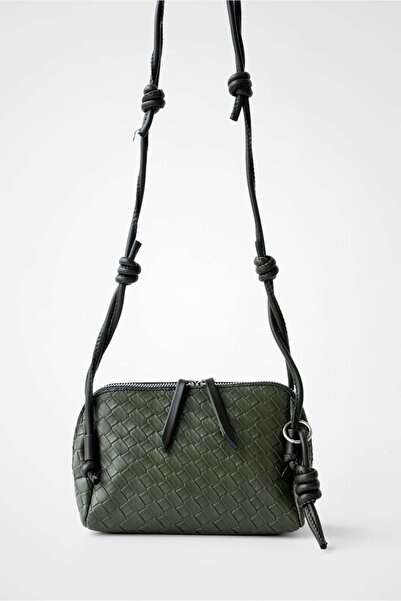 Yuka Atelier Valeria Mini Tricotaj texturat Cross și geantă de umăr