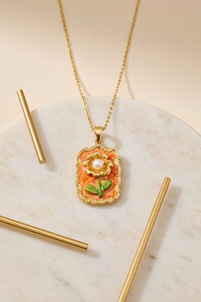bacc Salmon Pearl Detailed Flower Figured Medallion Necklace