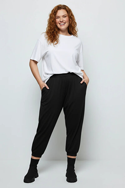 Shape Of You Pantaloni jogger cu croială largă și picior scurt