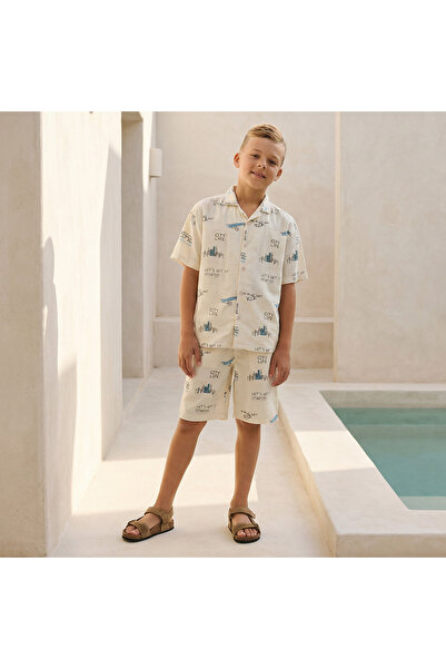 Juniors طقم قميص بأكمام قصيرة وشورت بطبعة مدينة