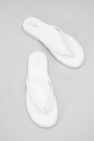 LDR Women's White Flat Flip Flops