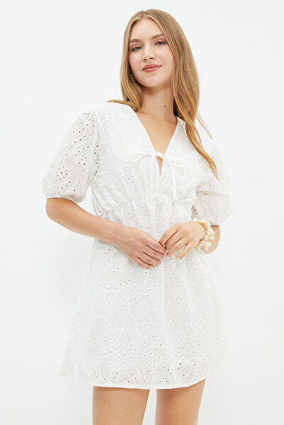 Fulla Moda Embroidery Detailed V-Neck Mini Dress