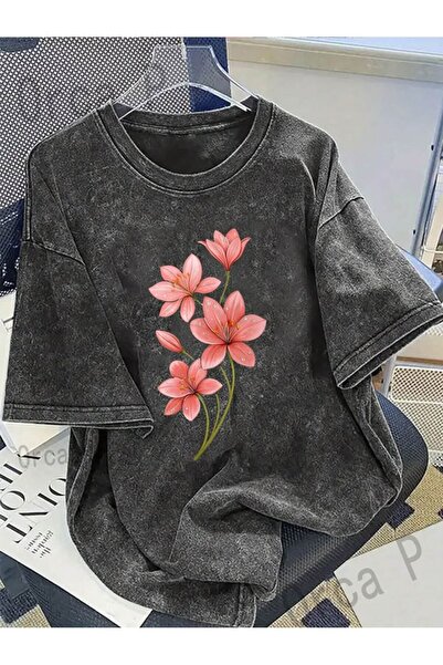 bellanova "Black Oversized T-Shirt with Wear – Street Fashion"