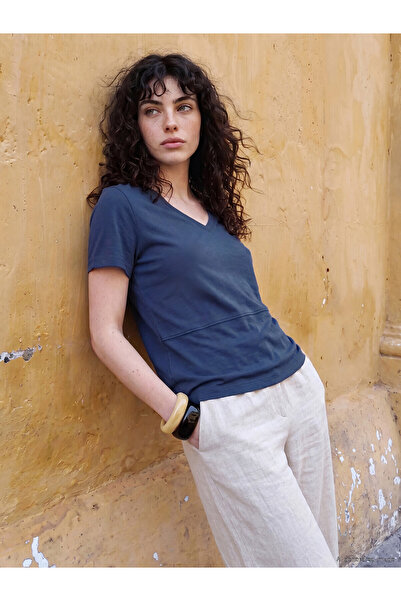 LC Waikiki Nevavm with Difference V-Neck 100% Cotton Women's T-Shirt