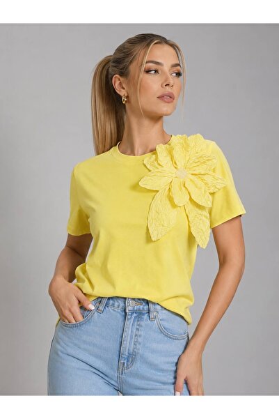Arbucky Women's Crew Neck Short Sleeve Floral Accessory Tshirt