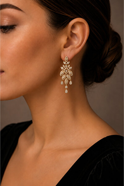 Generic Earrings and ear rings for occasions, gold color, made of zircon.