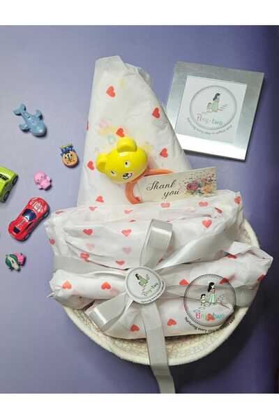 tinytwo FZ LLC Premium 15-Piece 100% Organic Muslin Newborn Essentials Gift S...