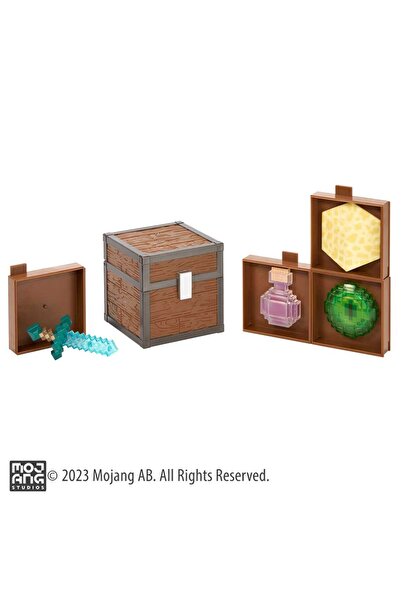 OEM Set figurine Minecraft, NOBLE COLLECTION, 10 cm, sabie de diamant si acce...