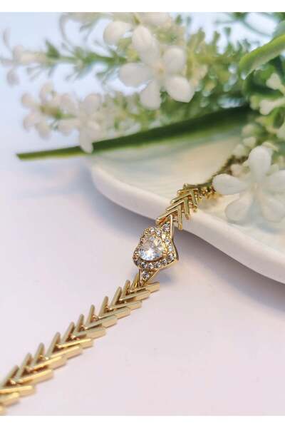 Halley Concept Gold Heart Cut Zircon Detailed Arrow Pattern Steel Bracelet