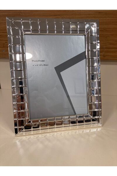 PLUS HOME RESİM ÇERÇEVESİ DAMALI MODEL METAL PİRİNÇ KENARLI RENK GÜMÜŞ ORTABOY EBAT 15X20 CM