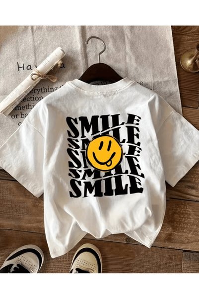 one button تي شيرت مطبوع عليه تفاصيل وجه مبتسم، مقاس كبير الحجم