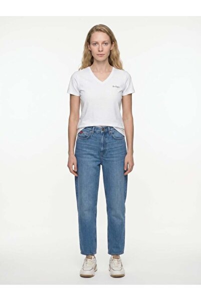 Lee Cooper SADE Γυναικείο μπλουζάκι με άνετη εφαρμογή και στάμπα με λαιμόκοψη...