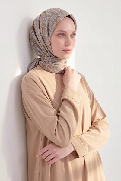 Silk Home وشاح ناعم باللون الرمادي التجريدي