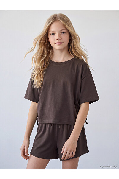 LC Waikiki Trendlucky Girl's T-Shirt with Gathered Sides and Contrast Trim