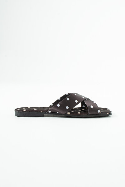 Siena Shoes شبشب نسائي يومي من الساتان المنقط باللون البني من بيرلا
