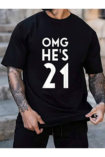 01THEONE تي شيرت رجالي أسود 100% قطن بتصميم OMG He's 21 لعيد الميلاد الـ 21 ل...