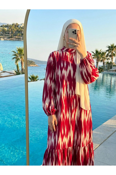 Kirazca Butik فستان نسائي من الفيسكون بنقشة الباتيك مع حجاب