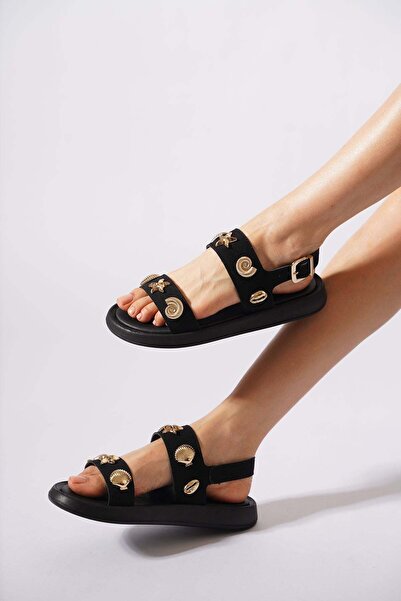Moda Pie Huresa women's black sandal with seashell detail and back strap