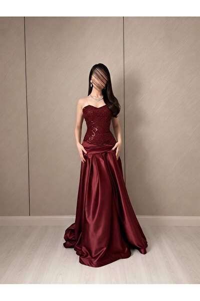 Generic Brand Luxury Burgundy Evening Gown