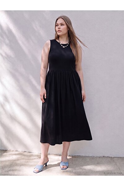 LC Waikiki Nevavm Plus Size Oval Neck Pleated Dress with Difference