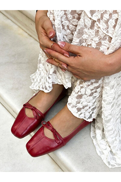 azza shoes حذاء ARİES مسطح بتفاصيل فيونكة مربعة الشكل ومخيط من الأمام، أنيق و...