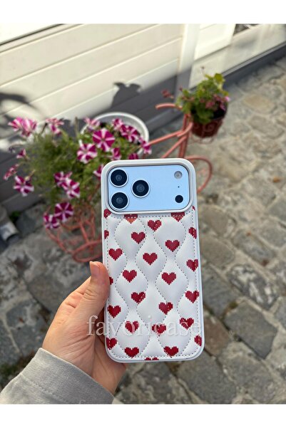 İphone 17 Promax Kalp Desenli Kapitone Telefon Kılıfı