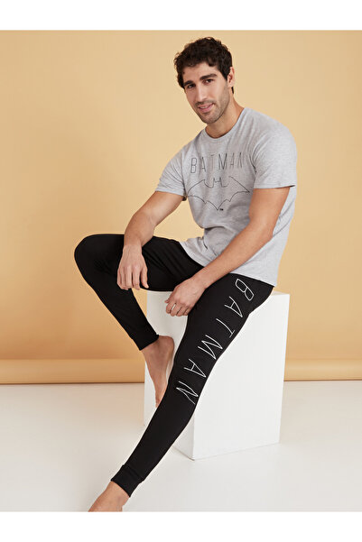 URBAN HAUL By Styli Batman Graphic Print T-shirt and Cuffed Pyjama Set