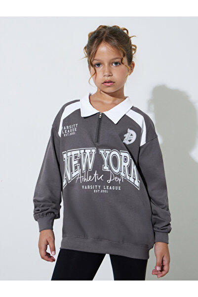 Styli Teen Girls Grey Oversized Graphic Polo Sweatshirt